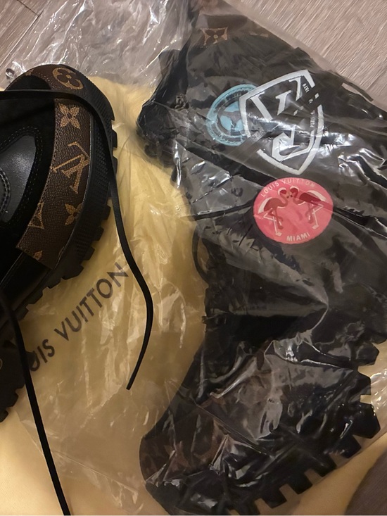 Louis Vuitton Shoes - Louis Vuitton Black Leather Logo Insole